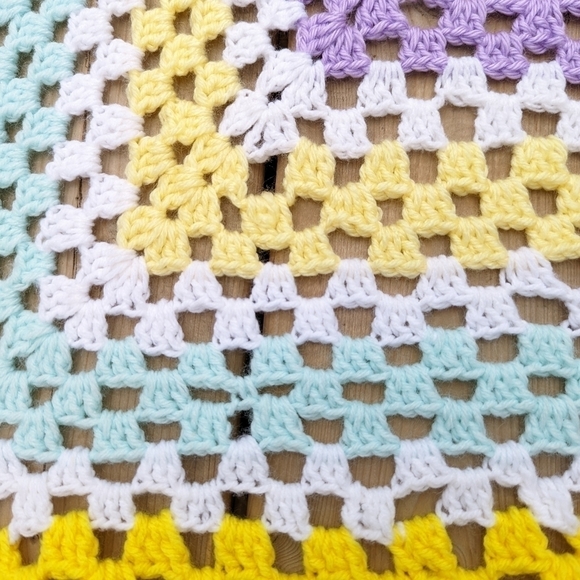HANDMADE crochet square baby blanket 40”x40” - Picture 12 of 12